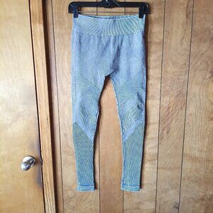 Nikibiki Moto Textured Leggings Gray Nylon Seamless Stretch Women’s Size Small